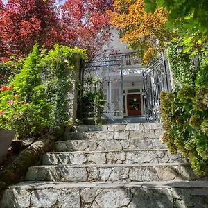 Bed & Breakfast Mozart Seattle